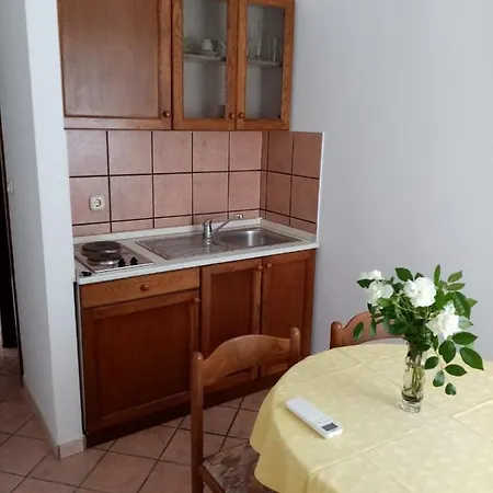 Ivanis Apartment *